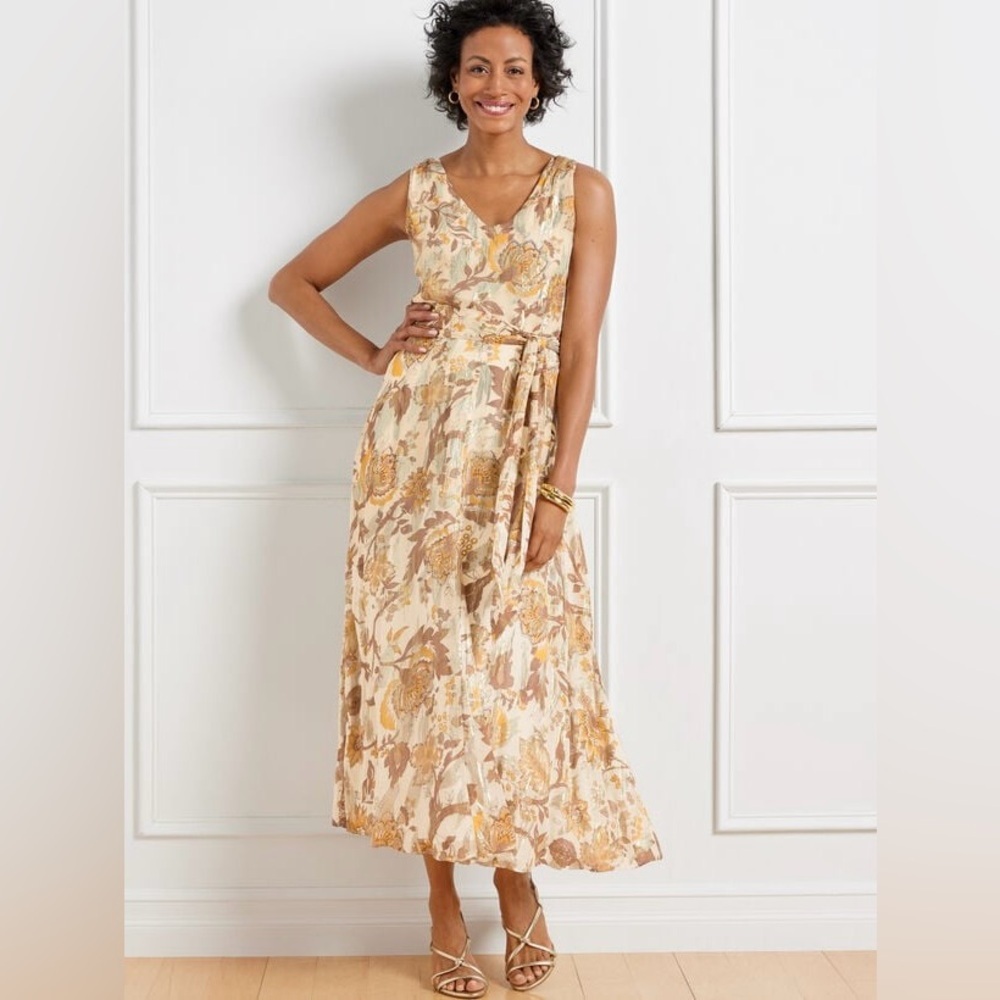 Talbots Sleeveless Fit  and Flare Climbing Floral  Dress. Size 16. NWT